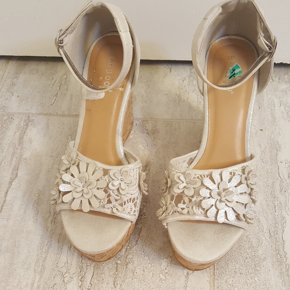 Sliver Floral BAMBOO WEDGES SIZE 7 1/2